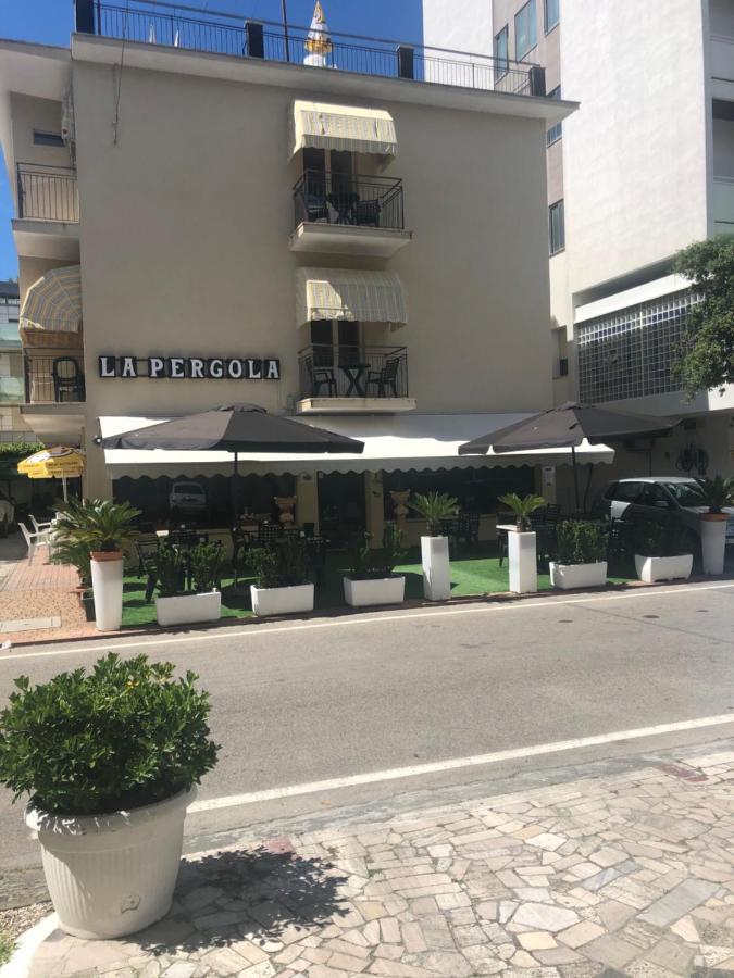 בלריה-איגאה מרינה Hotel La Pergola מראה חיצוני תמונה