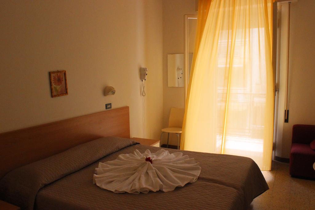 בלריה-איגאה מרינה Hotel La Pergola מראה חיצוני תמונה